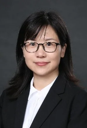 李占霞